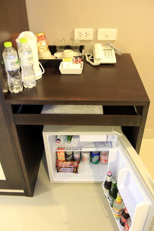 Shooters Guesthouse Pattaya Zimmer foto