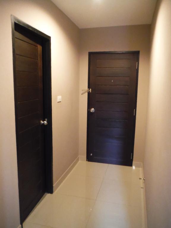 Shooters Guesthouse Pattaya Zimmer foto