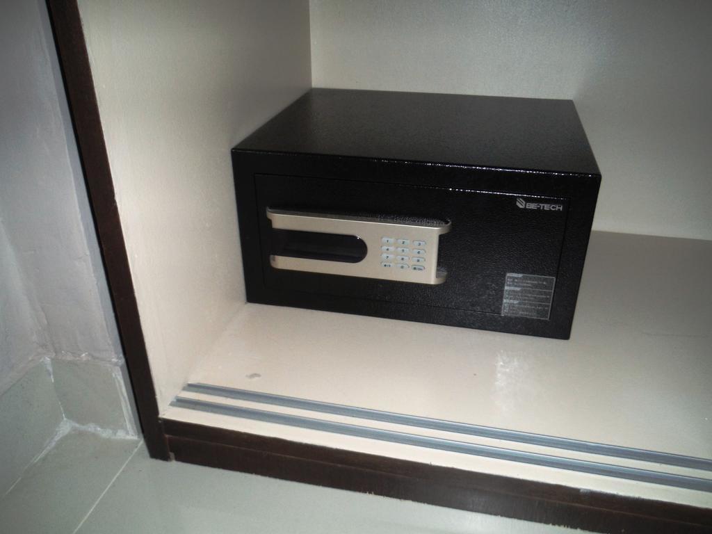Shooters Guesthouse Pattaya Zimmer foto
