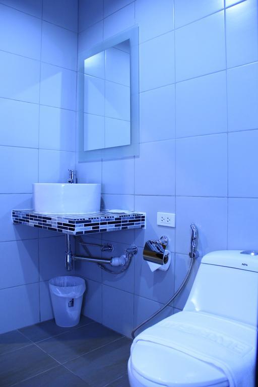Shooters Guesthouse Pattaya Zimmer foto